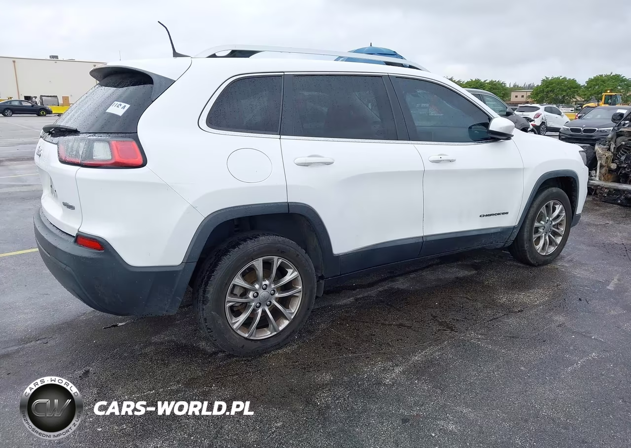 2019 Jeep Cherokee Latitude Plus Fwd VIN:1C4PJLLB2KD232783 - 4