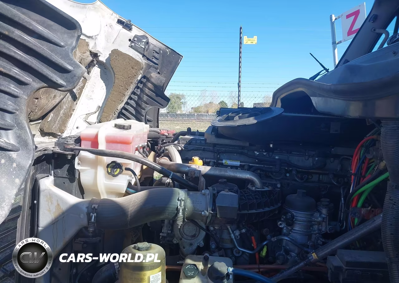 2017 Freightliner Cascadia 125 VIN:3AKJGLDR9HSHV7581 - 9