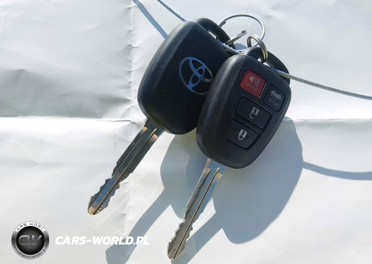 2017 Toyota Corolla Le VIN:5YFBURHE6HP721605 - 11