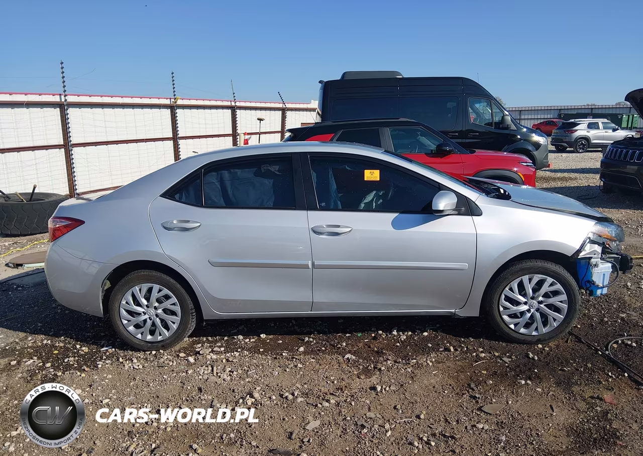 2017 Toyota Corolla Le VIN:5YFBURHE6HP721605 - 13
