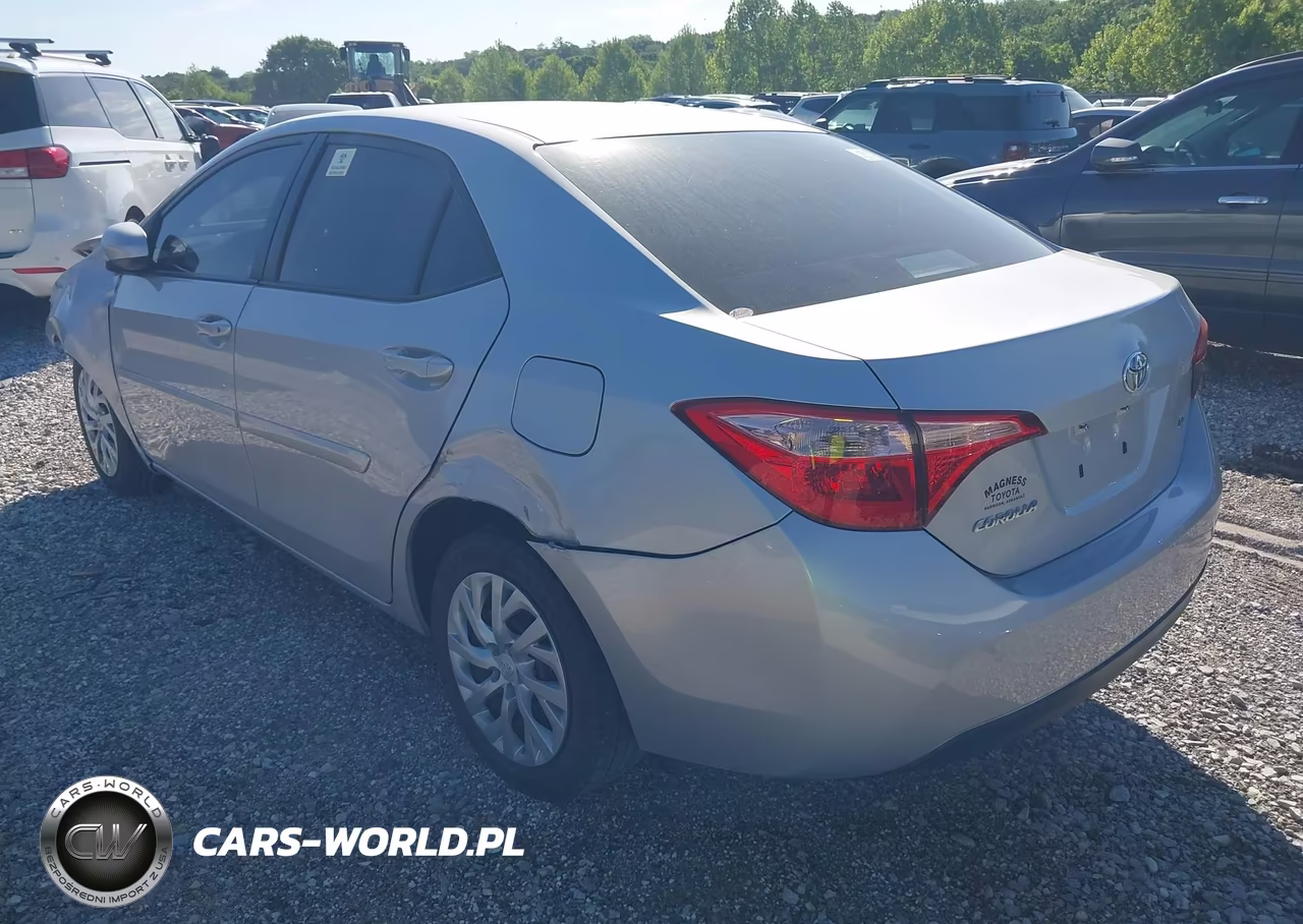 2017 Toyota Corolla Le VIN:5YFBURHE6HP721605 - 3