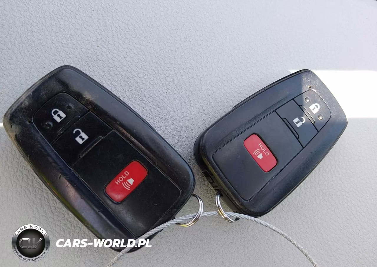 2020 Toyota Prius Le VIN:JTDKARFUXL3122436 - 11