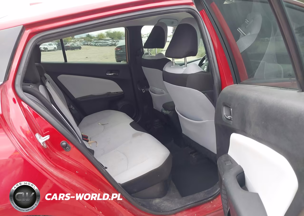 2020 Toyota Prius Le VIN:JTDKARFUXL3122436 - 8