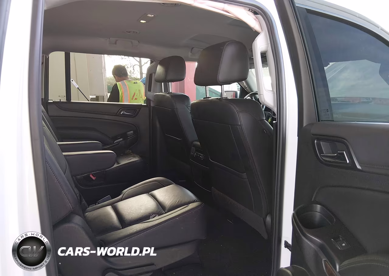 2019 Chevrolet Suburban Lt VIN:1GNSCHKC4KR212833 - 8