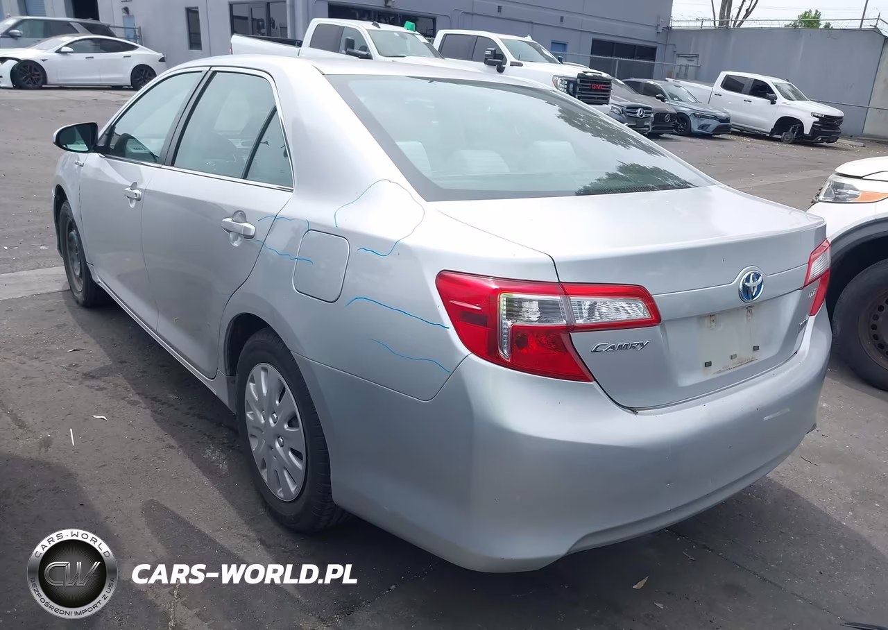 2013 Toyota Camry Hybrid Le VIN:4T1BD1FK0DU076744 - 3