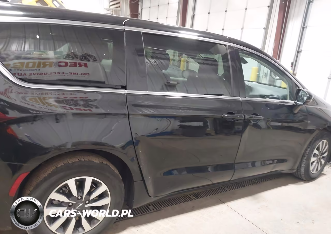 2024 Chrysler Pacifica Hybrid Select VIN:2C4RC1S77RR188467 - 14