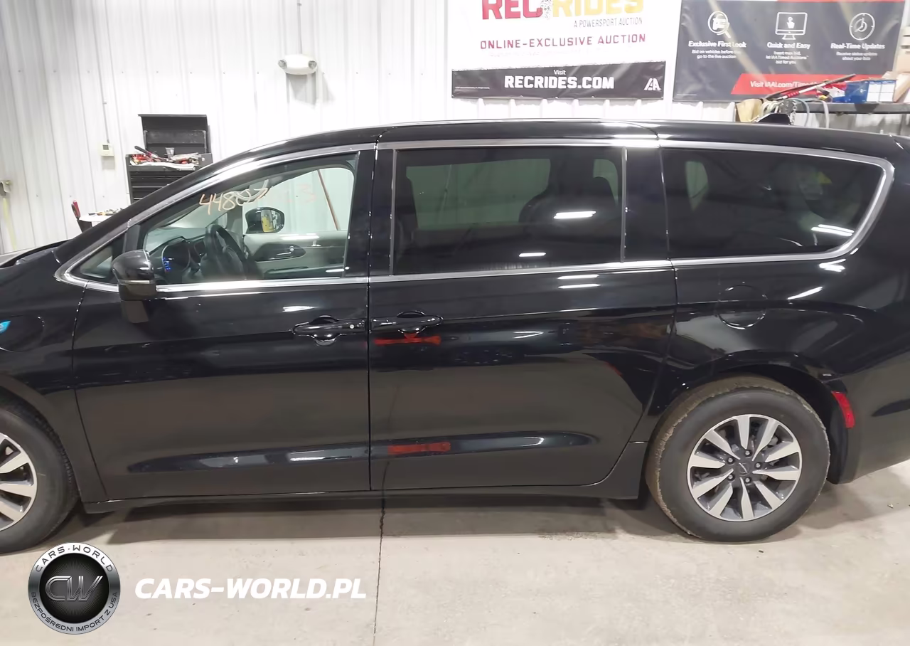 2024 Chrysler Pacifica Hybrid Select VIN:2C4RC1S77RR188467 - 15