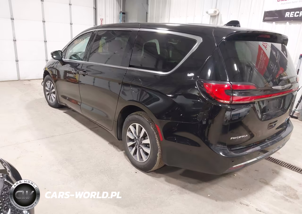 2024 Chrysler Pacifica Hybrid Select VIN:2C4RC1S77RR188467 - 3
