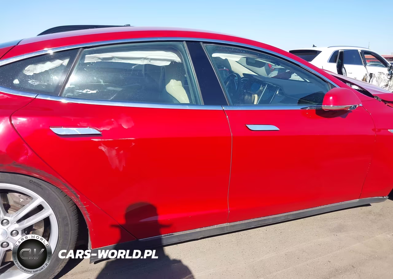2015 Tesla Model S 60-70-85 VIN:5YJSA1E19FF105823 - 13