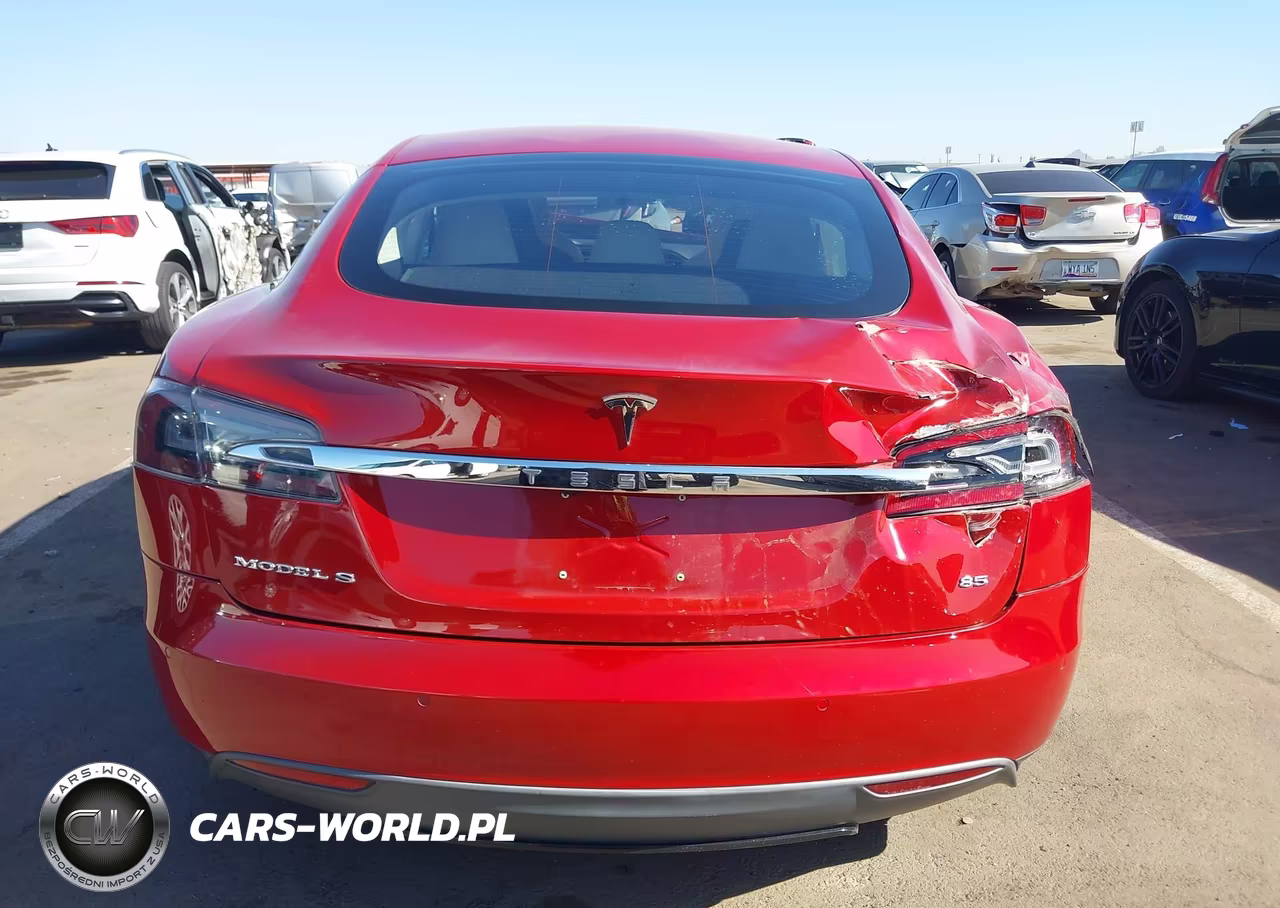 2015 Tesla Model S 60-70-85 VIN:5YJSA1E19FF105823 - 16