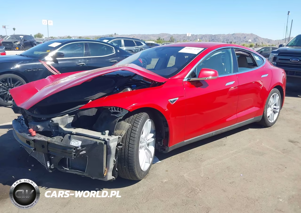 2015 Tesla Model S 60-70-85 VIN:5YJSA1E19FF105823 - 2