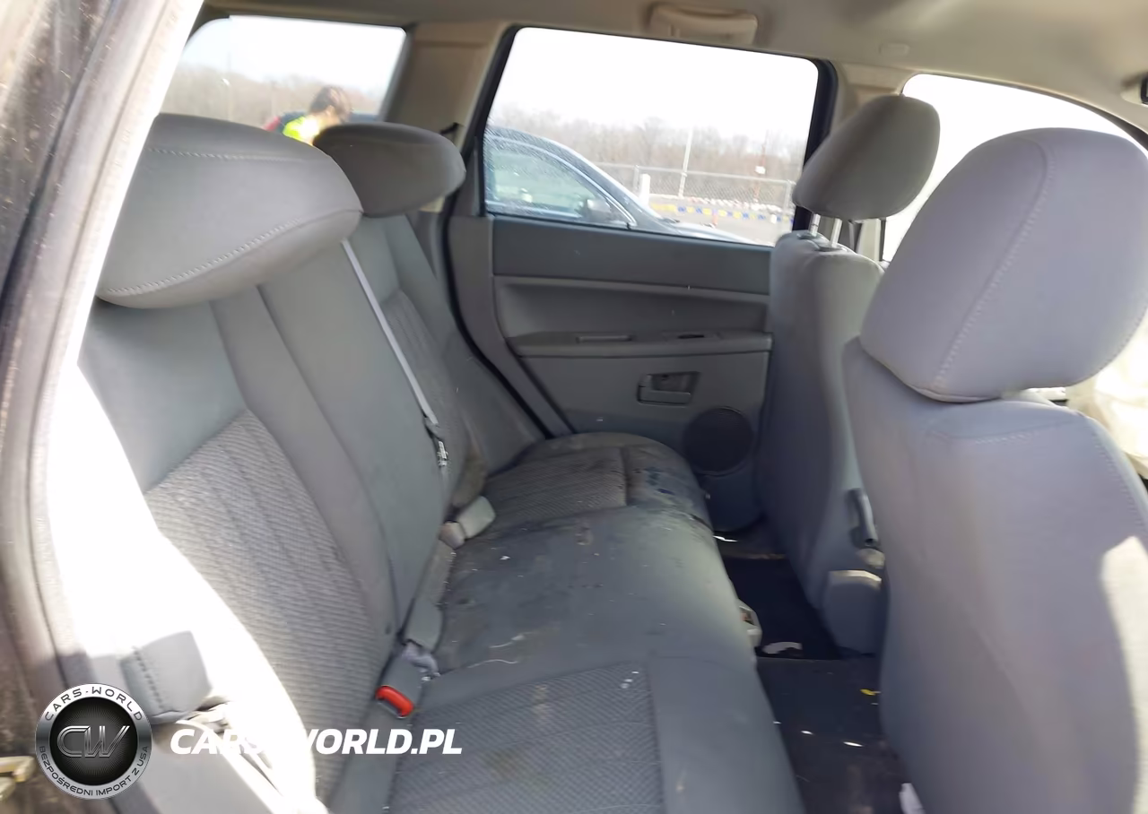 2005 Jeep Grand Cherokee Laredo VIN:1J8GR48K45C541536 - 8
