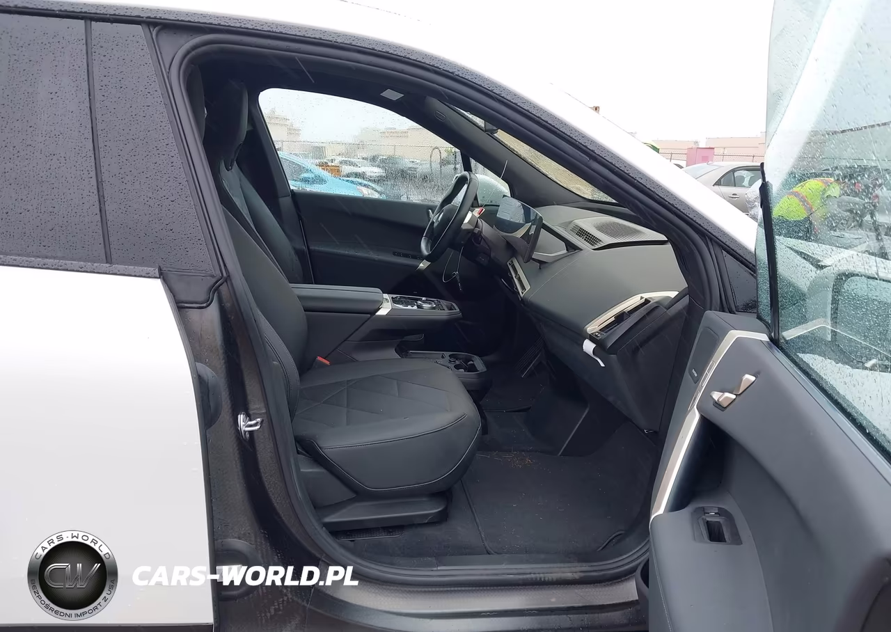 2025 BMW Ix xDrive50 VIN:WB523CF04SCS07822 - 5