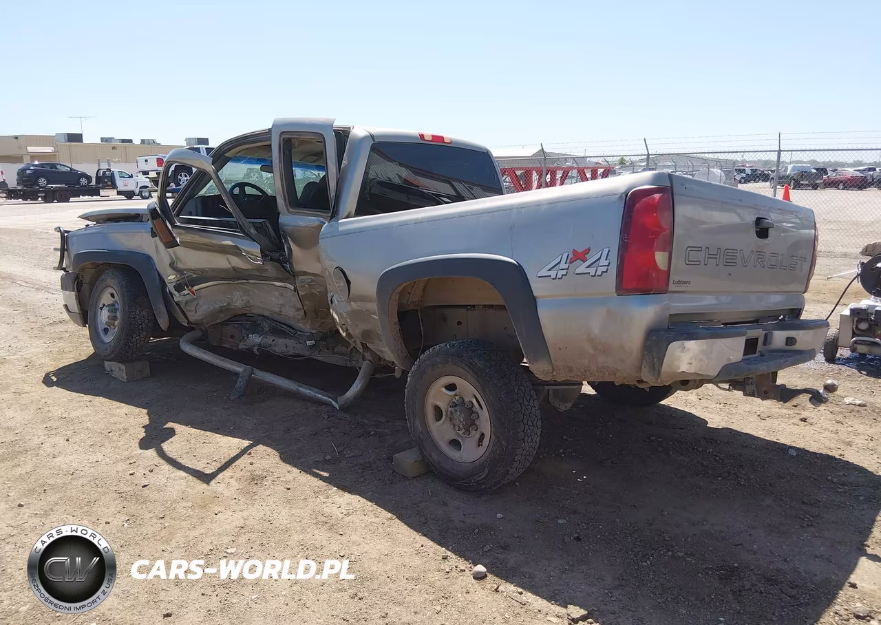 2003 Chevrolet Silverado 2500Hd VIN:1GCHK29U53E276924 - 3