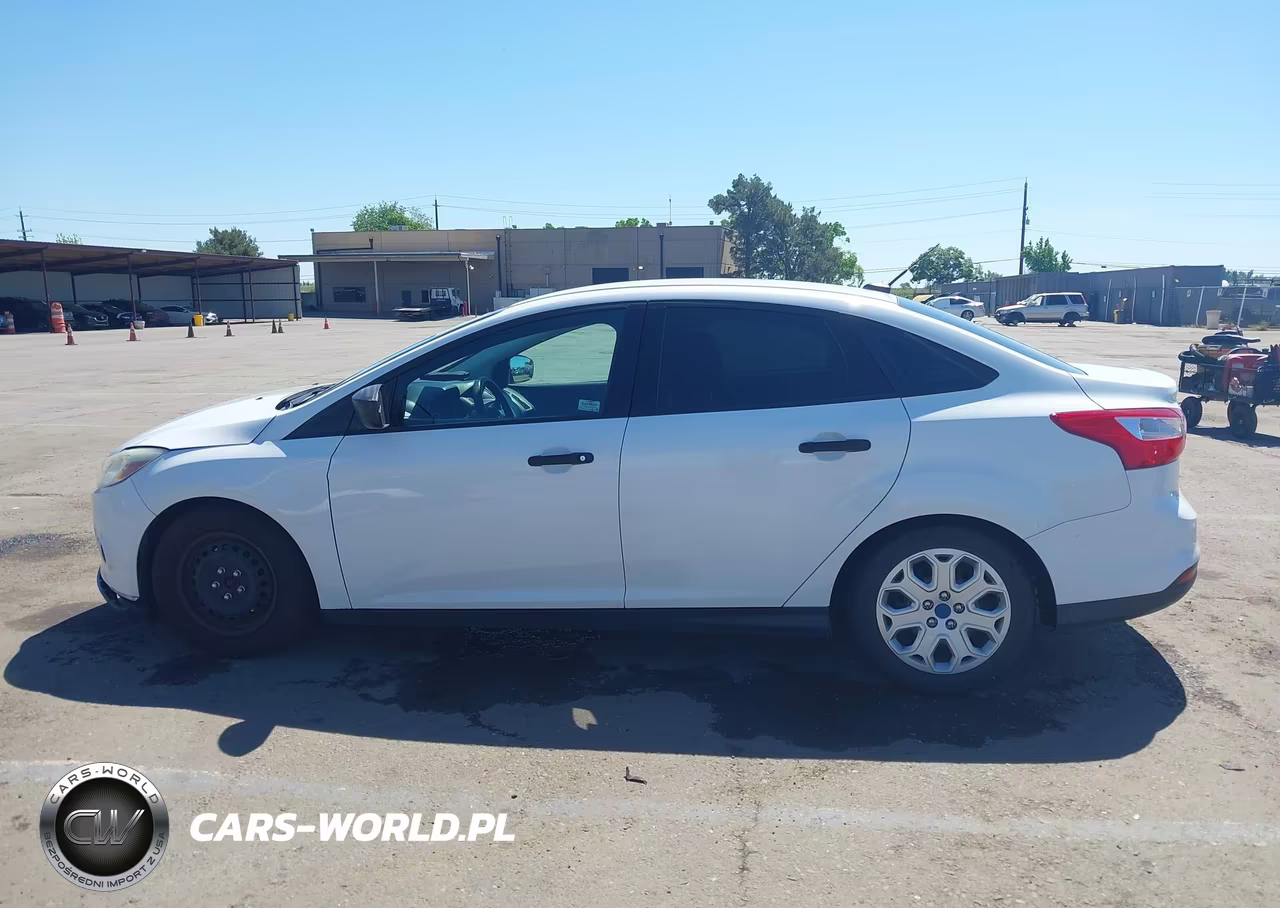 2014 Ford Focus S VIN:1FADP3E26EL330584 - 15