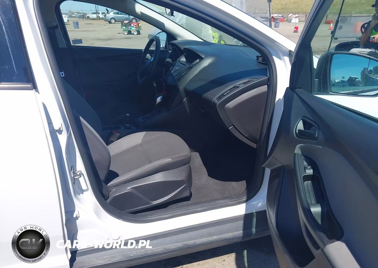 2014 Ford Focus S VIN:1FADP3E26EL330584 - 5