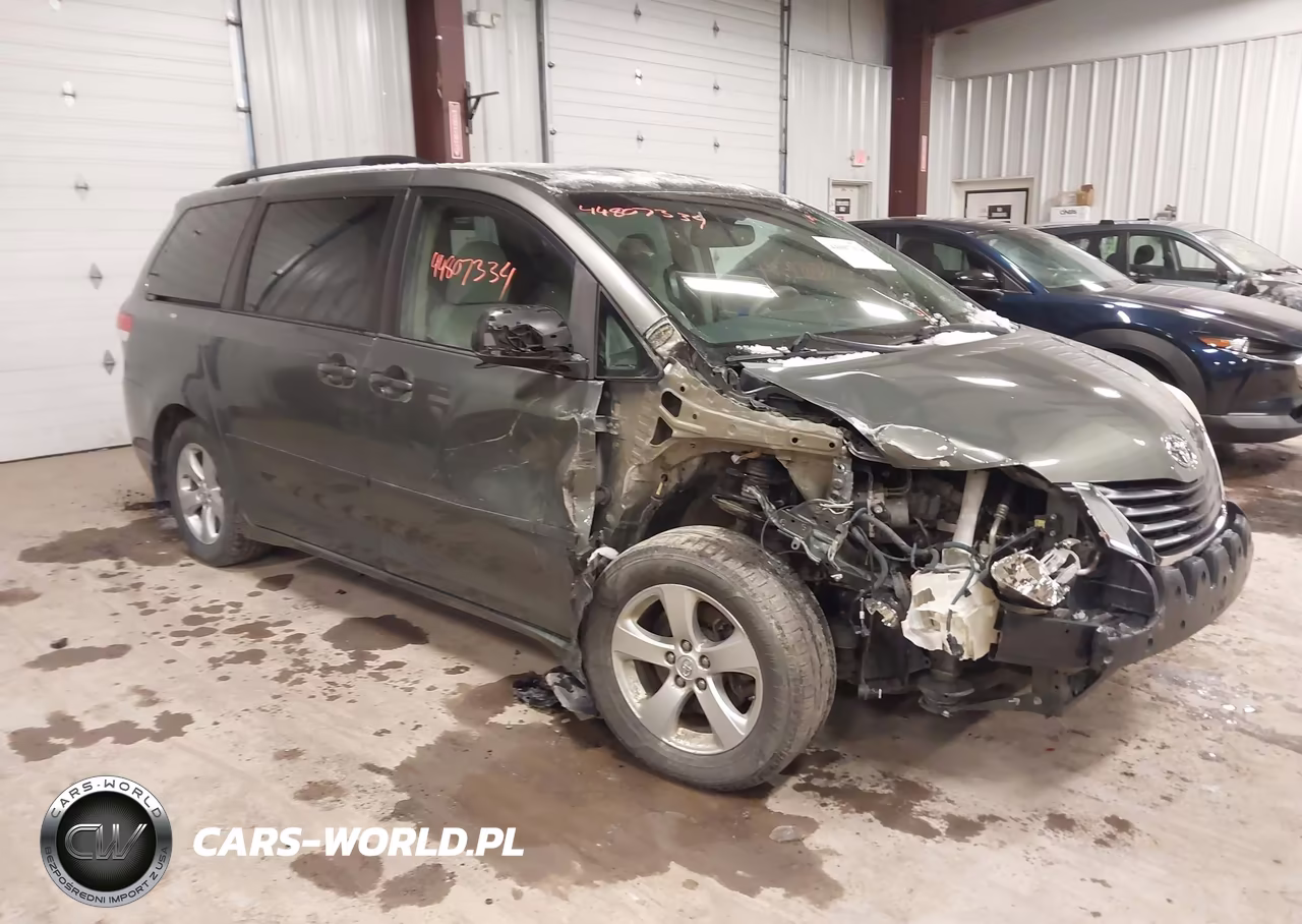 2014 Toyota Sienna Le V6 8 Passenger – zdjęcie 1 z 12