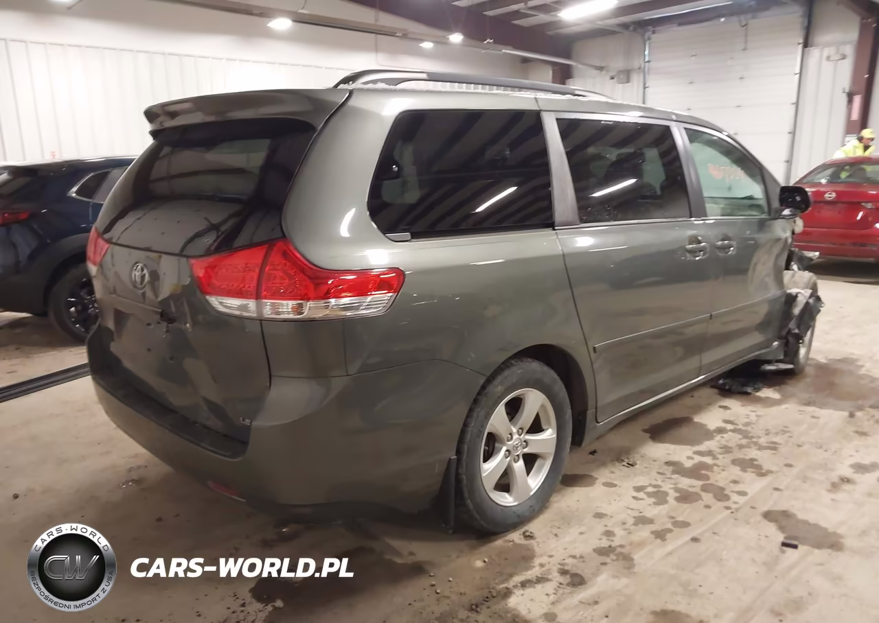 2014 Toyota Sienna Le V6 8 Passenger VIN:5TDKK3DC5ES502435 - 4