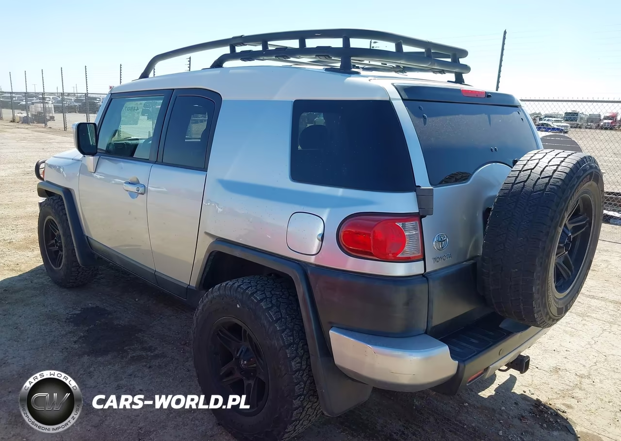 2007 Toyota Fj Cruiser VIN:JTEZU11F670011918 - 3