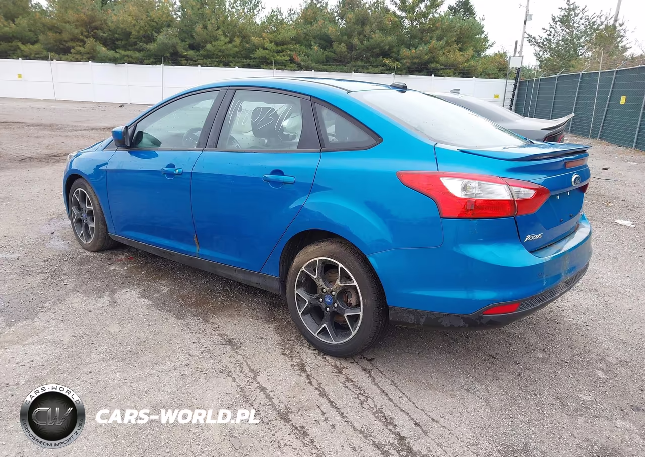 2012 Ford Focus Se VIN:1FAHP3F29CL183268 - 3