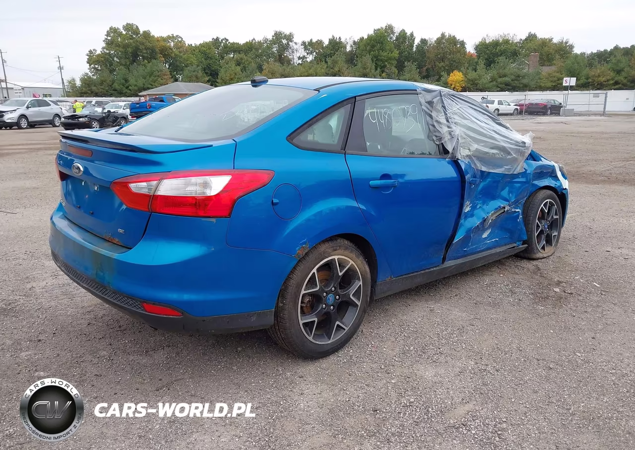 2012 Ford Focus Se VIN:1FAHP3F29CL183268 - 4