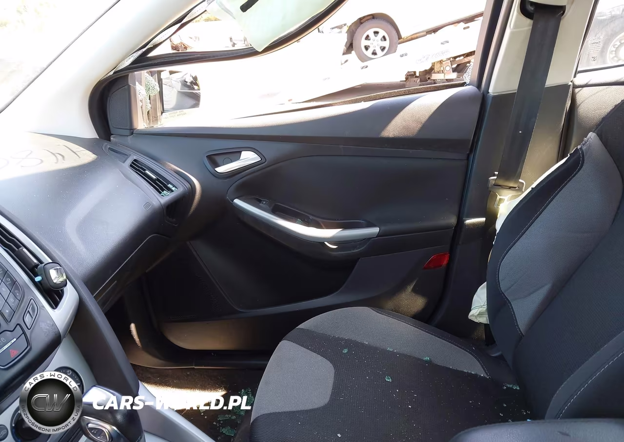 2012 Ford Focus Se VIN:1FAHP3F29CL183268 - 5