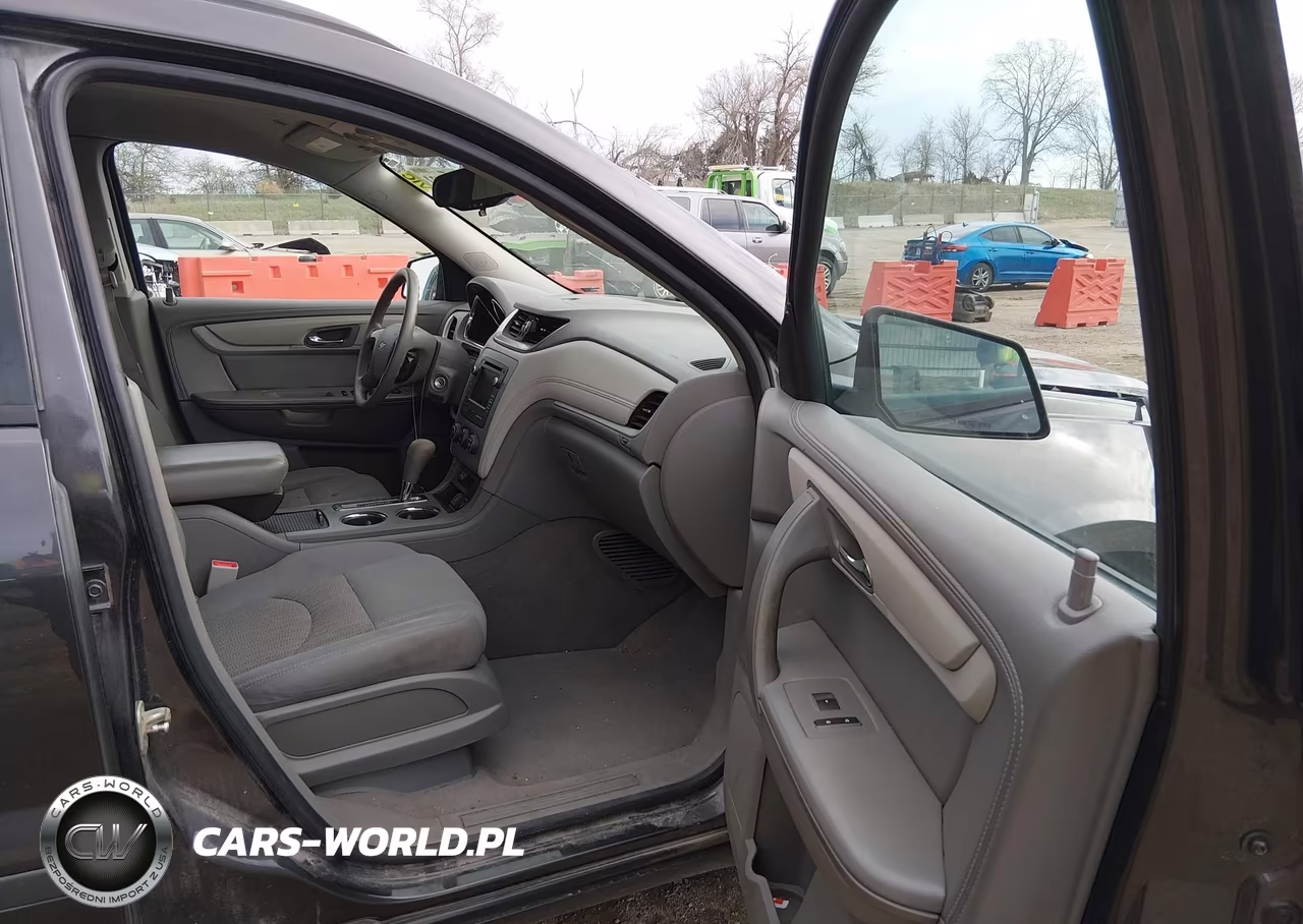 2015 Chevrolet Traverse Ls VIN:1GNKRFED8FJ124203 - 5