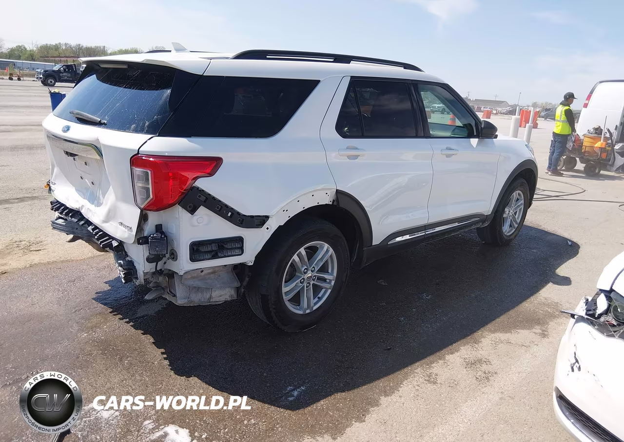2021 Ford Explorer Xlt VIN:1FMSK8DH1MGA61786 - 4