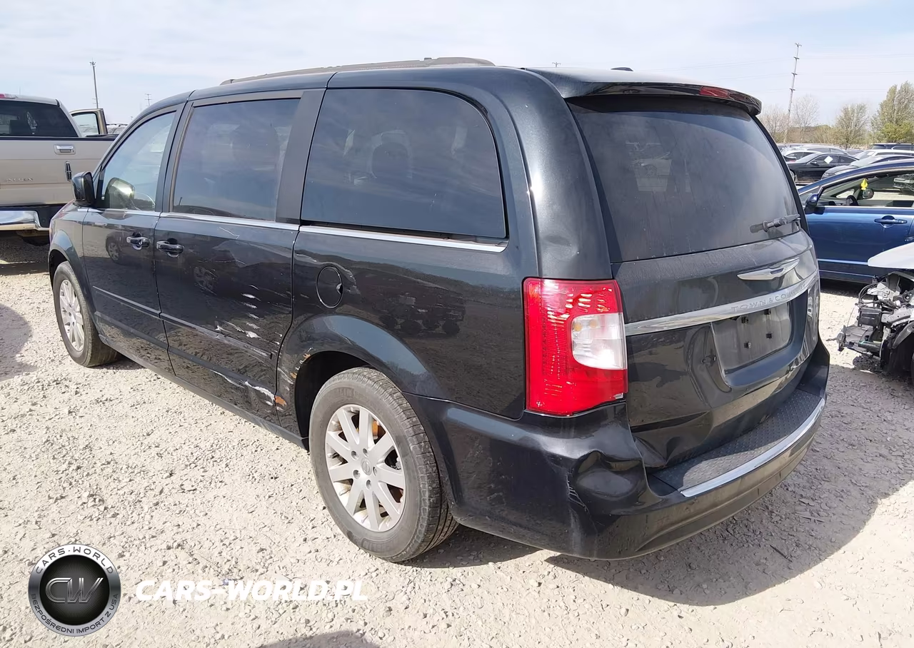 2015 Chrysler Town & Country Lx VIN:2C4RC1AG8FR698727 - 3