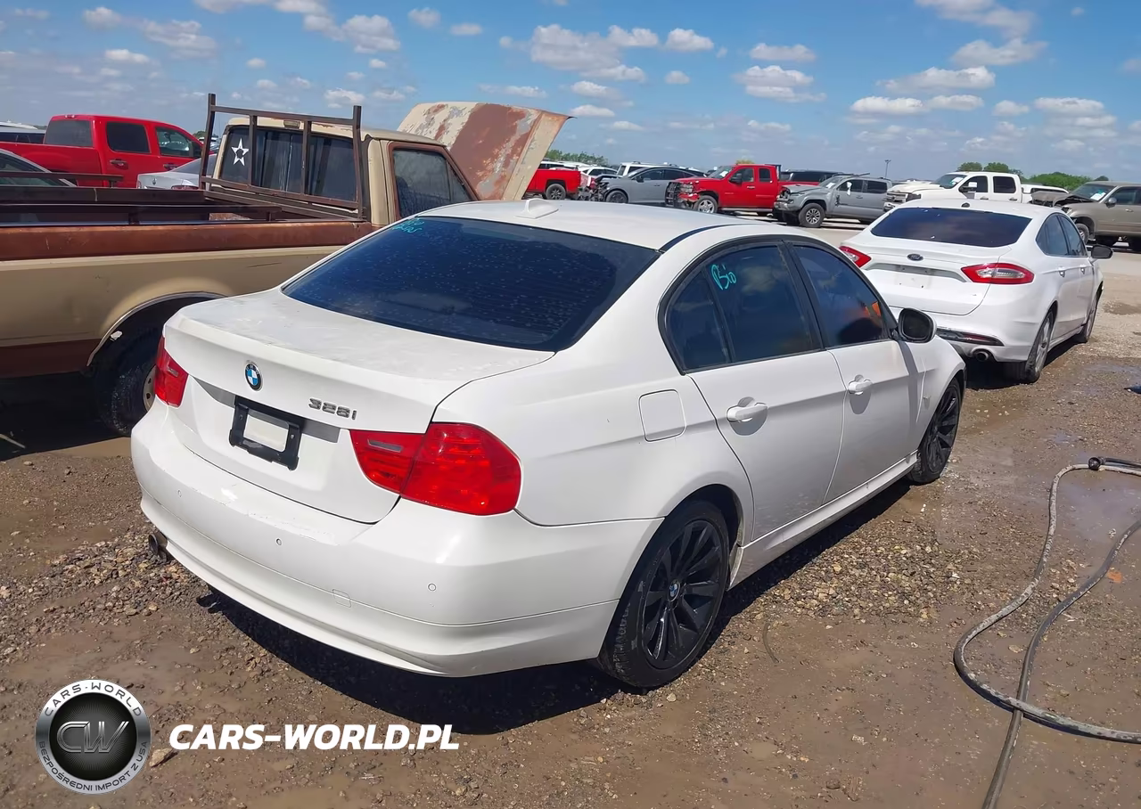 2011 BMW 328 I VIN:WBAPH7C55BE851950 - 4