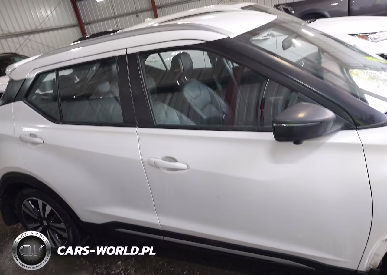 2019 Nissan Kicks Sr VIN:3N1CP5CUXKL502446 - 14