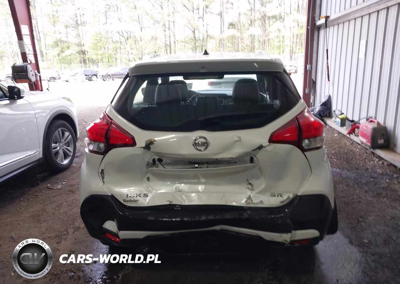 2019 Nissan Kicks Sr VIN:3N1CP5CUXKL502446 - 17