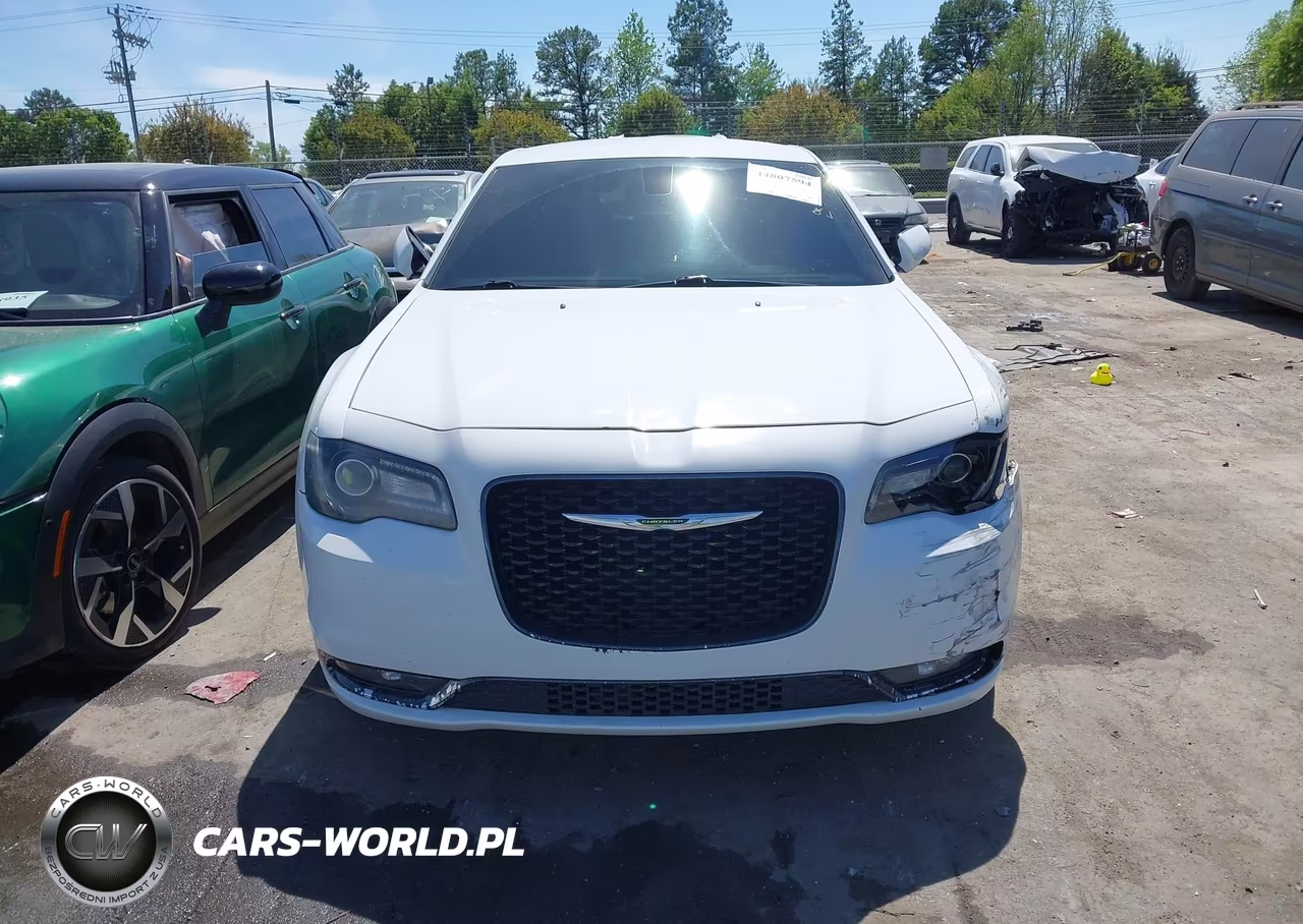 2019 Chrysler 300 300S VIN:2C3CCABG8KH516405 - 12