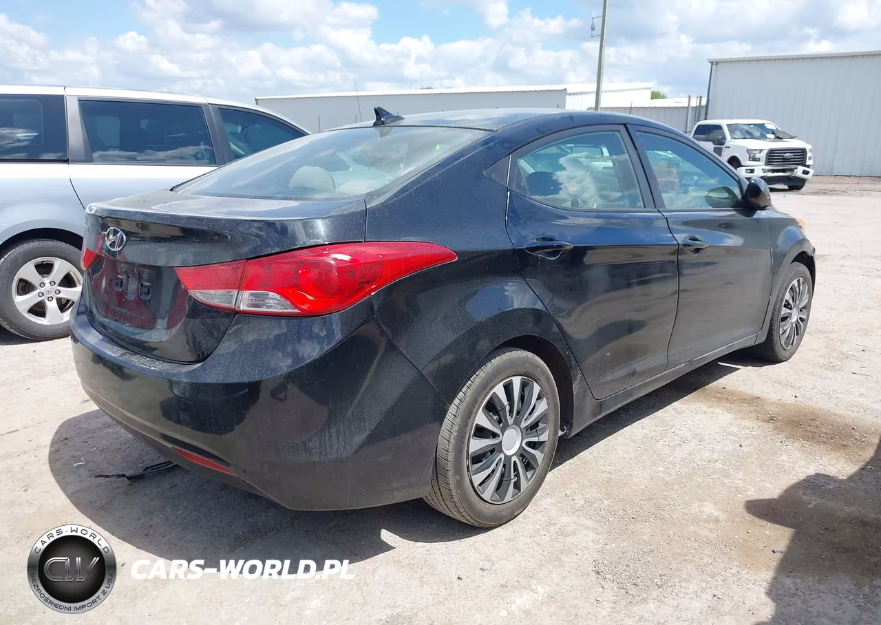 2011 Hyundai Elantra Gls VIN:5NPDH4AE9BH020748 - 4