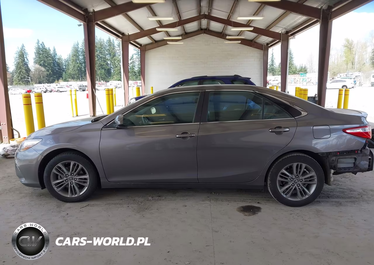 2016 Toyota Camry Se VIN:4T1BF1FK3GU554007 - 15