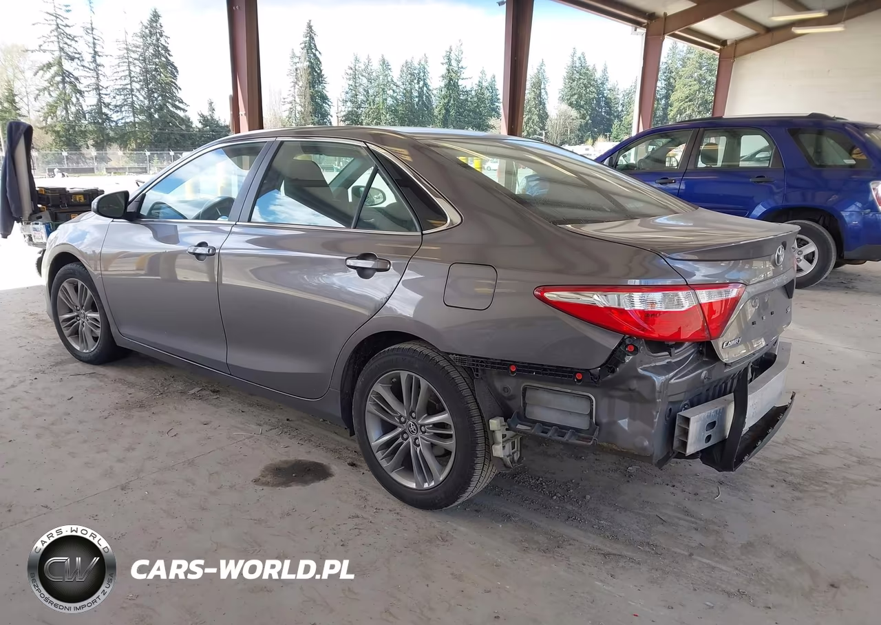 2016 Toyota Camry Se VIN:4T1BF1FK3GU554007 - 3