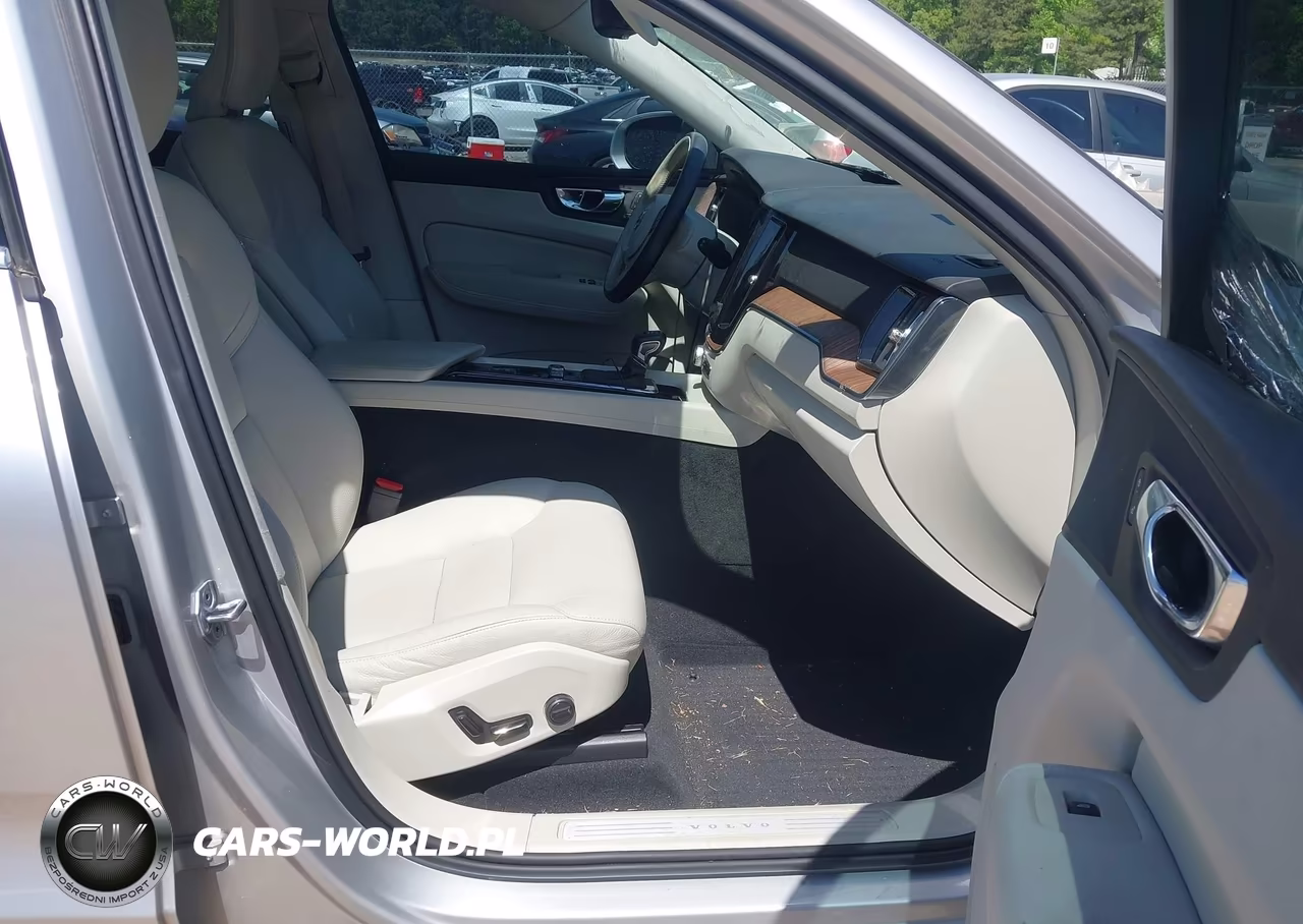 2021 Volvo Xc60 T5 Momentum VIN:YV4102DKXM1684807 - 5