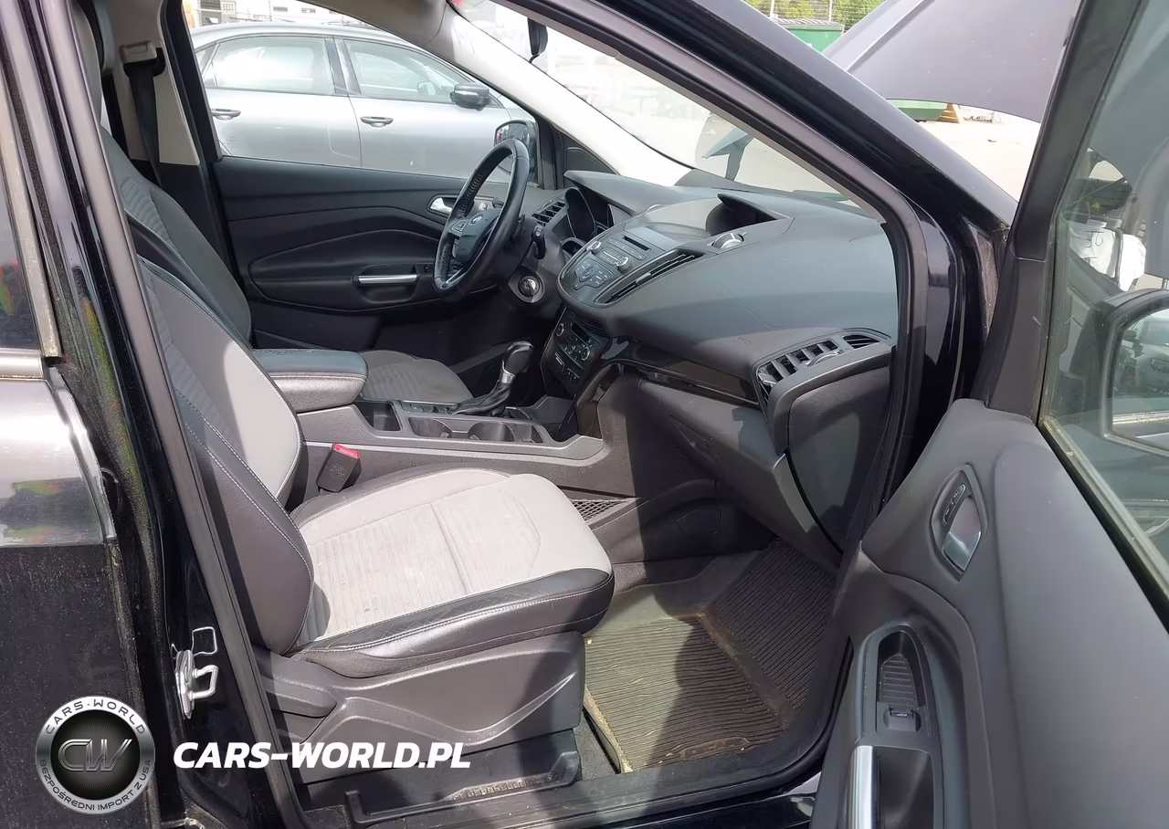 2017 Ford Escape Se VIN:1FMCU0GD4HUA18754 - 5