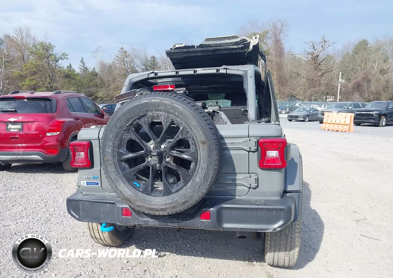 2023 Jeep Wrangler 4Xe Sahara 4X4 VIN:1C4JJXP63PW556962 - 16