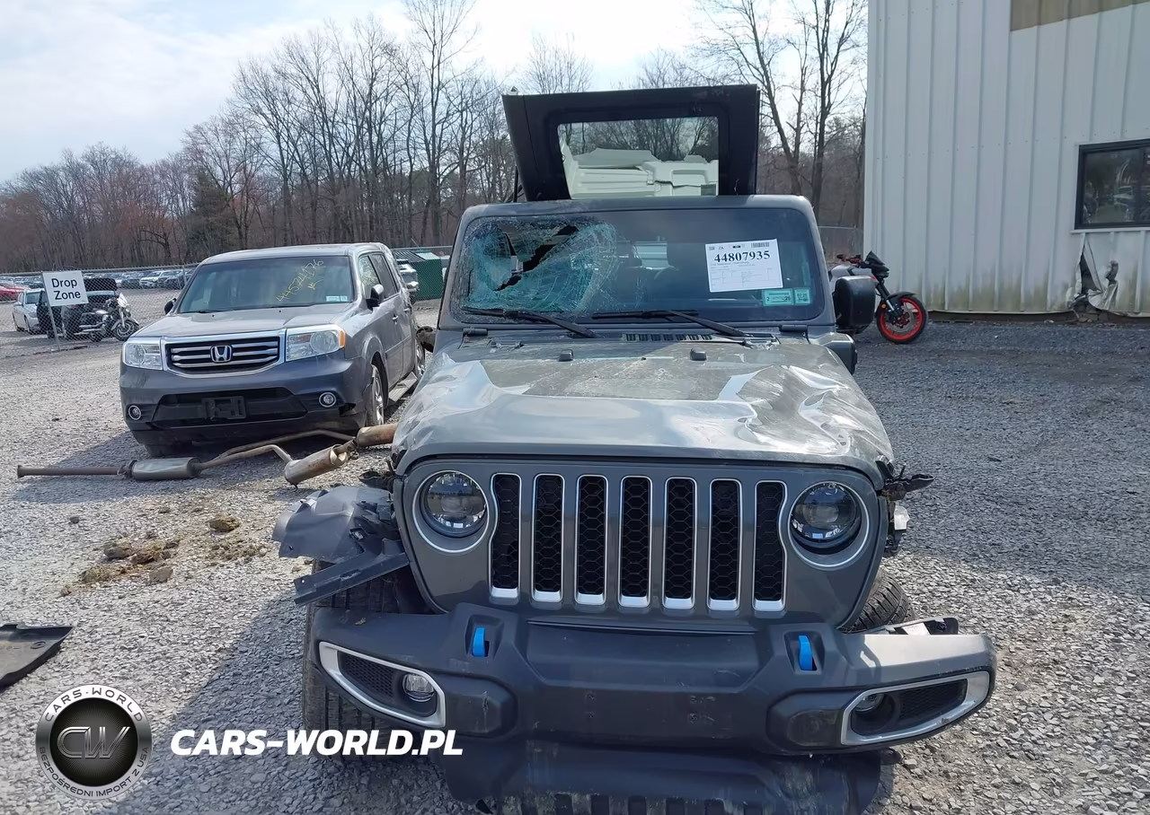 2023 Jeep Wrangler 4Xe Sahara 4X4 VIN:1C4JJXP63PW556962 - 17