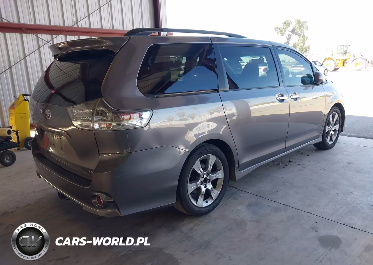 2014 Toyota Sienna Se 8 Passenger VIN:5TDXK3DCXES497559 - 4