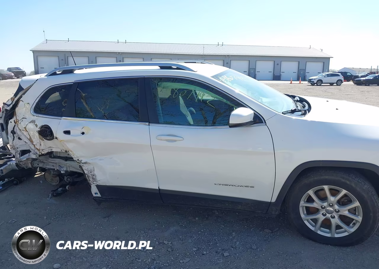 2017 Jeep Cherokee Latitude 4X4 VIN:1C4PJMCB9HW563251 - 14