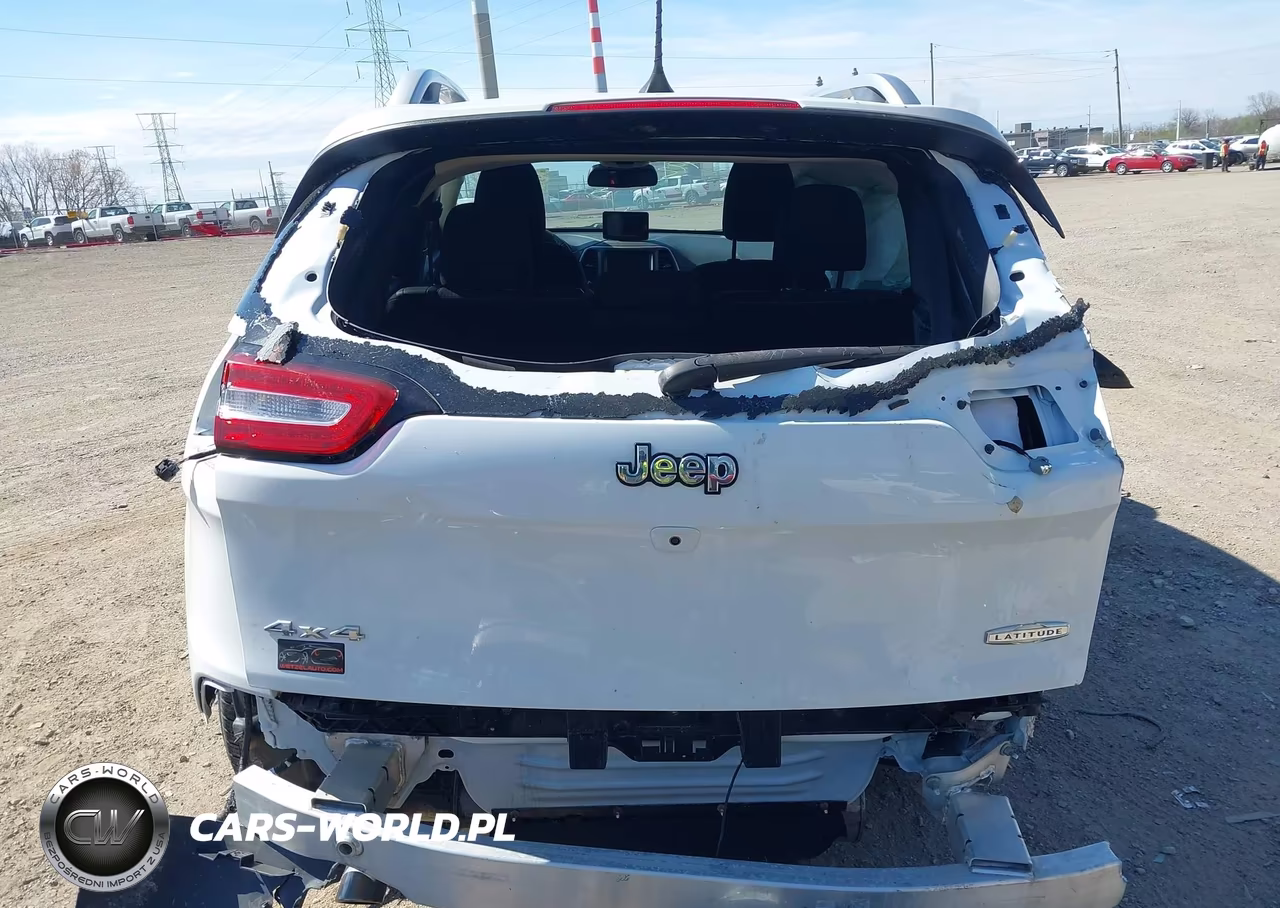 2017 Jeep Cherokee Latitude 4X4 VIN:1C4PJMCB9HW563251 - 17