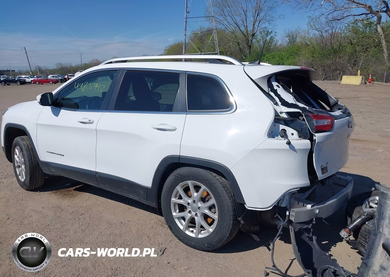 2017 Jeep Cherokee Latitude 4X4 VIN:1C4PJMCB9HW563251 - 3