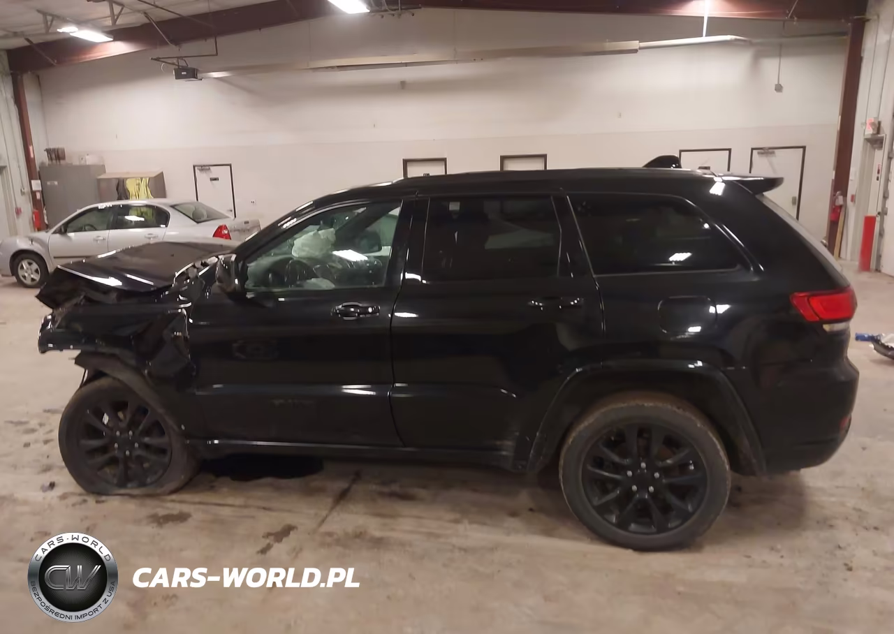 2019 Jeep Grand Cherokee Altitude 4X4 VIN:1C4RJFAG4KC677928 - 14