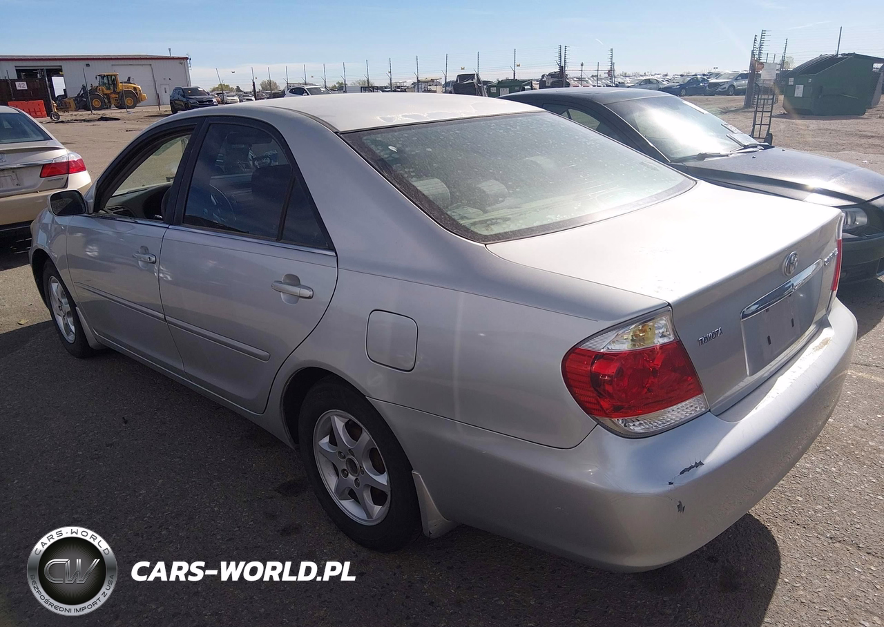2005 Toyota Camry Le VIN:4T1BE32K65U625623 - 3