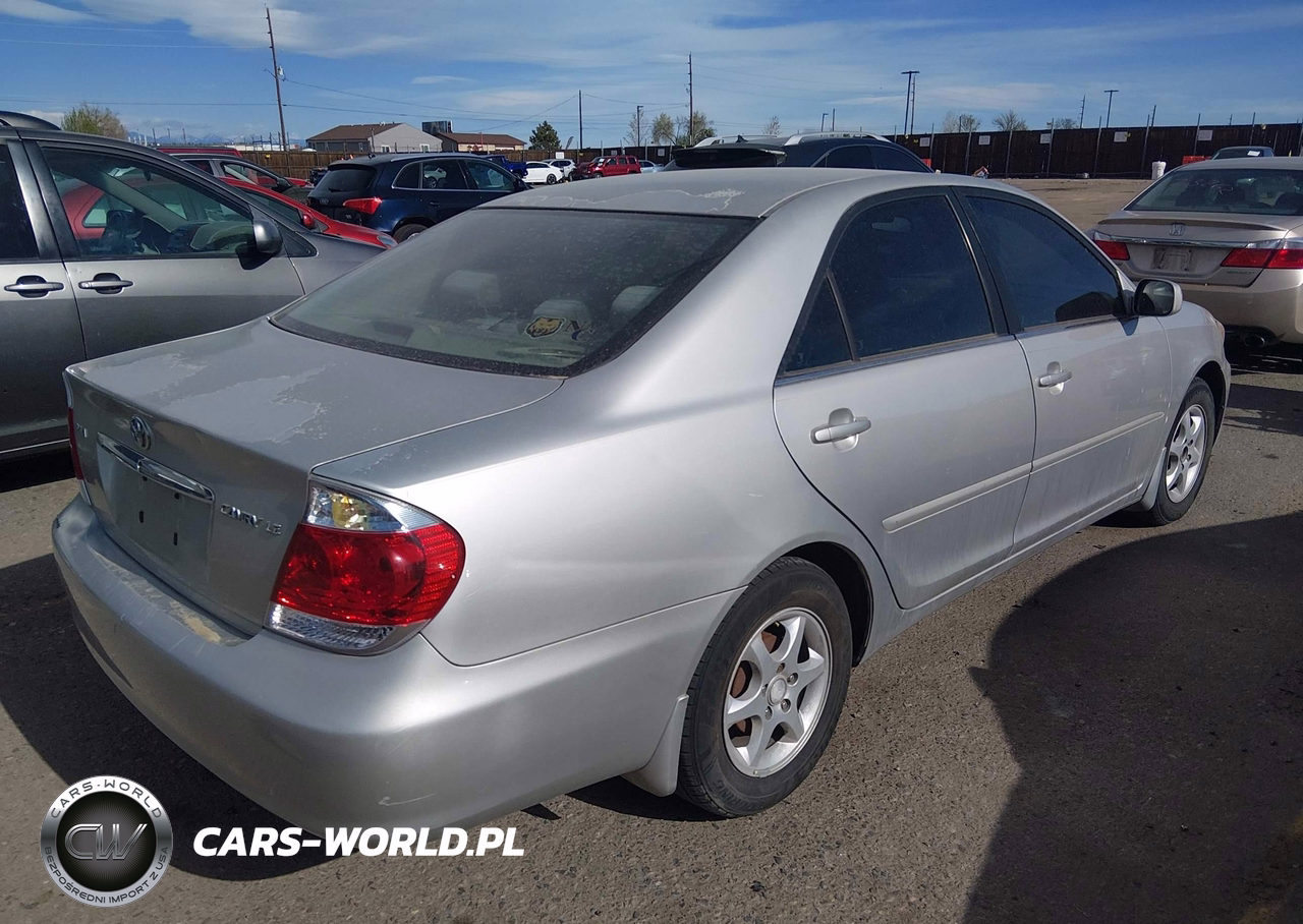 2005 Toyota Camry Le VIN:4T1BE32K65U625623 - 4