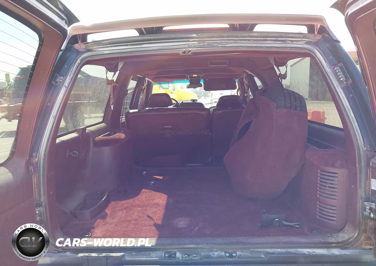 1996 Chevrolet Suburban K1500 VIN:3GNFK16R5TG126846 - 18
