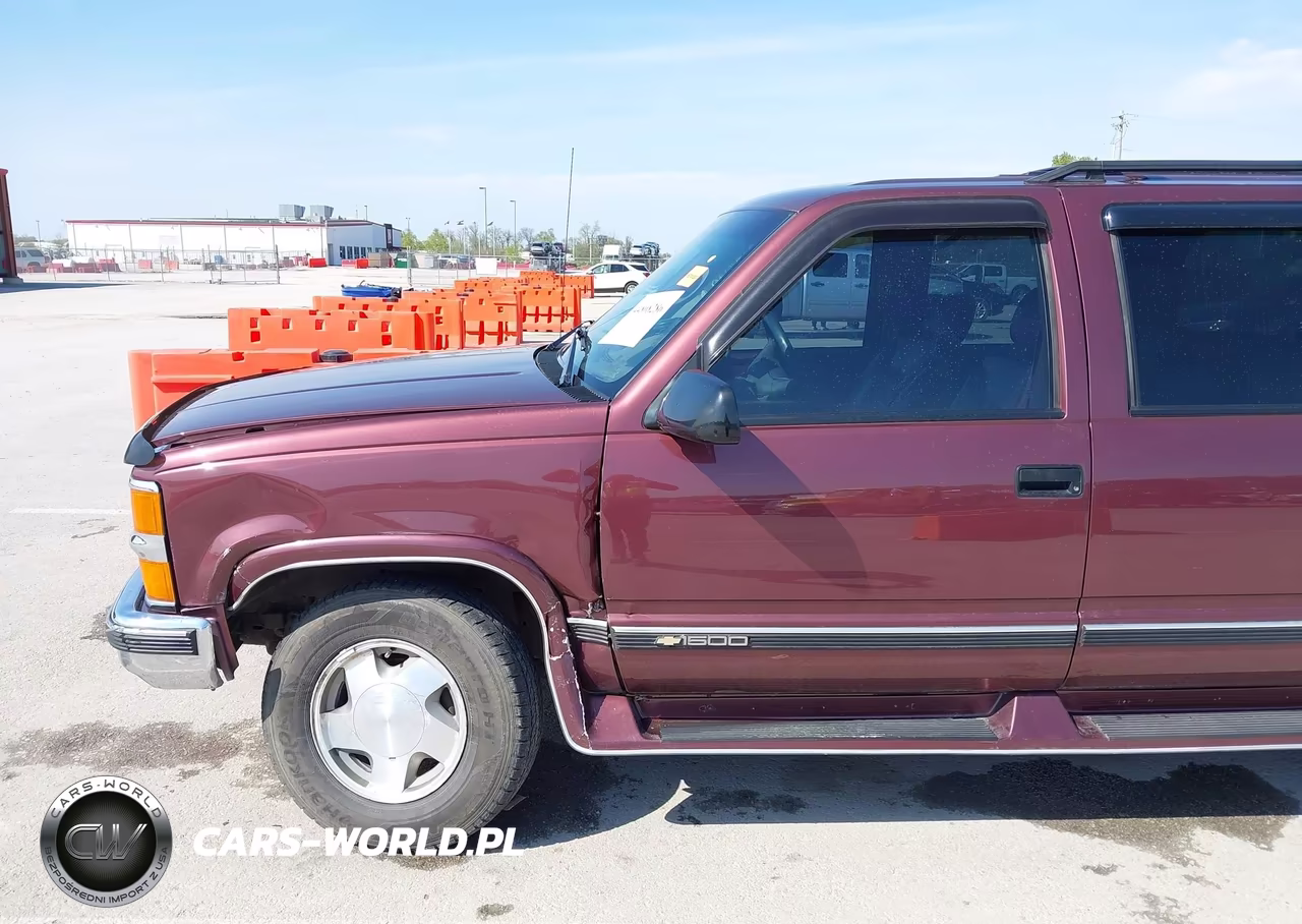 1996 Chevrolet Suburban K1500 VIN:3GNFK16R5TG126846 - 6