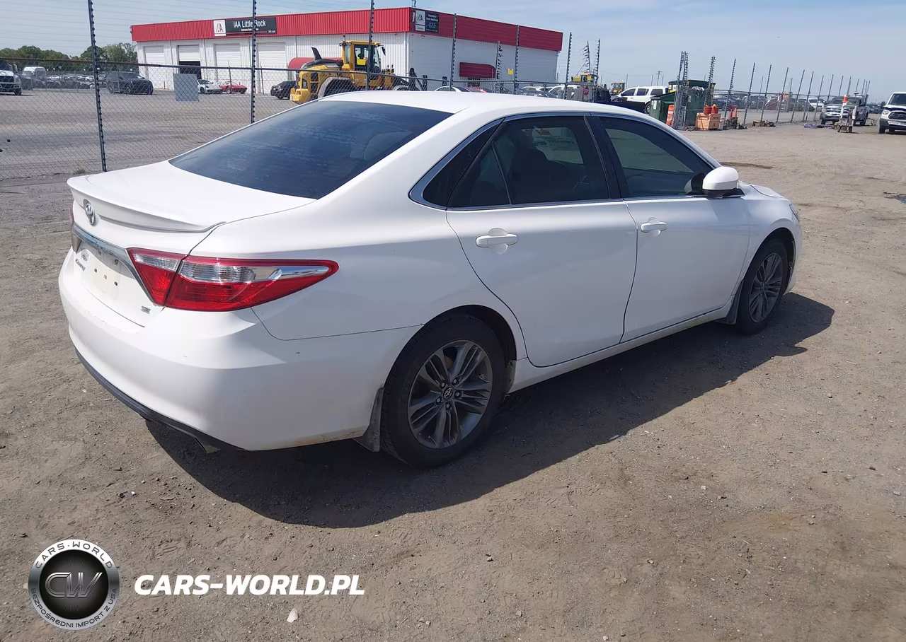 2017 Toyota Camry Se VIN:4T1BF1FK1HU410067 - 4